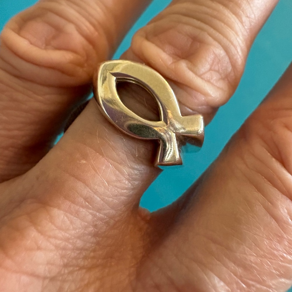 SILVER ICHTHUS FISH RING - Picture 2 of 10